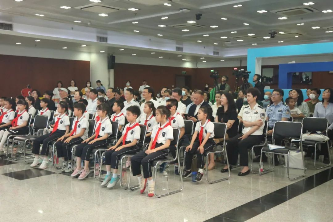 相约美好童年 守护交通安全——“交通安全十二生肖系列”读书分享会在北京召开